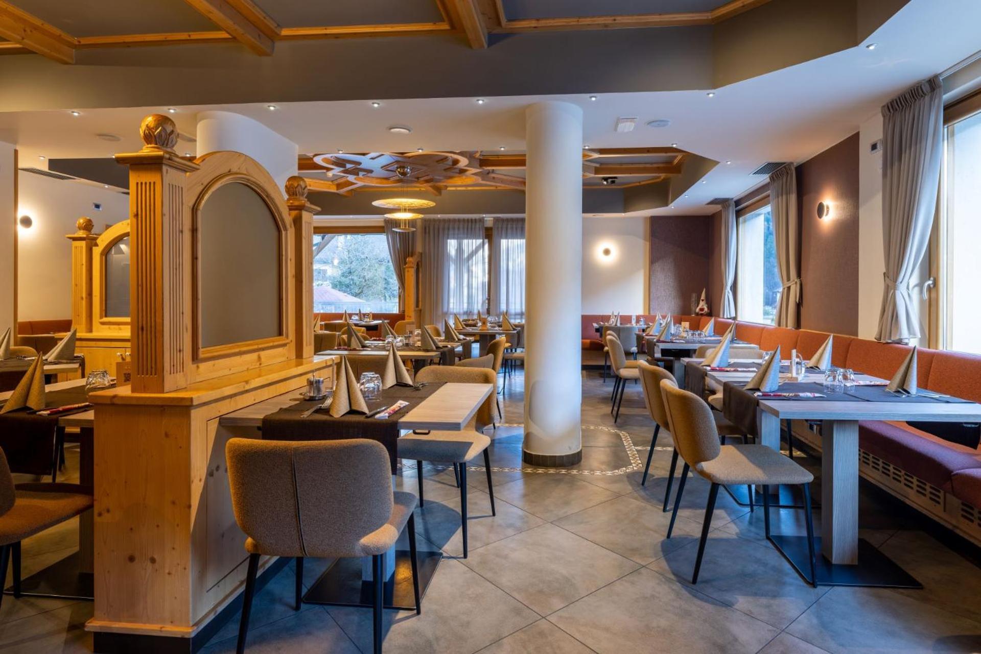 Hotel Dolomiti Saone Tione di Trento Ngoại thất bức ảnh